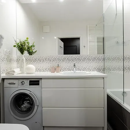 Apartmán Wola Marcina Kasprzaka - Szybkie Wi-fi, Smart Tv